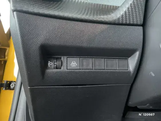 PEUGEOT 208 II - voiture d'occasion - Photo 15