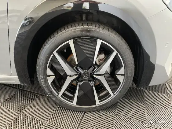 PEUGEOT 208 II - voiture d'occasion - Photo 8