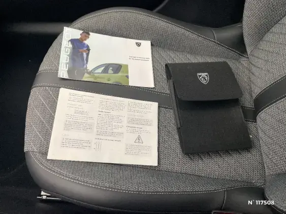 PEUGEOT 208 II - voiture d'occasion - Photo 27