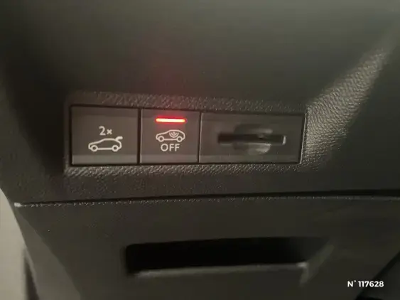 PEUGEOT 3008 ELECTRIQUE III - voiture d'occasion - Photo 15