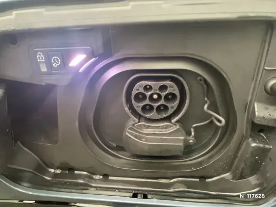 PEUGEOT 3008 ELECTRIQUE III - voiture d'occasion - Photo 24