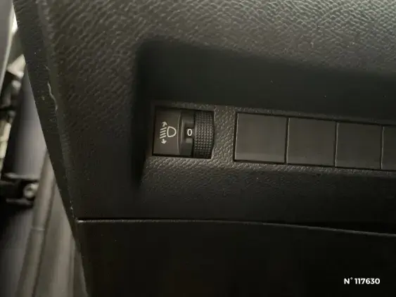 PEUGEOT 208 II - voiture d'occasion - Photo 15