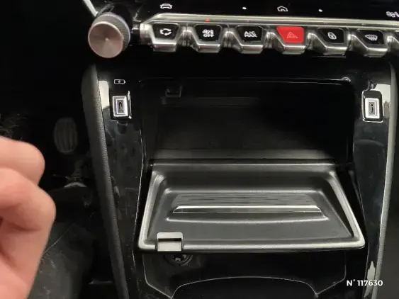 PEUGEOT 208 II - voiture d'occasion - Photo 27