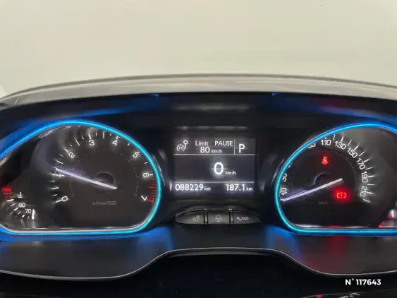 PEUGEOT 2008 - voiture d'occasion - Photo 11