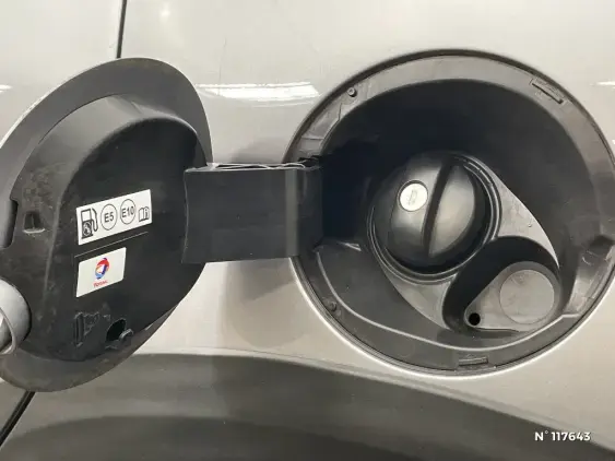 PEUGEOT 2008 - voiture d'occasion - Photo 27