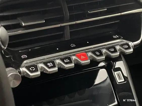 PEUGEOT 208 II - voiture d'occasion - Photo 14