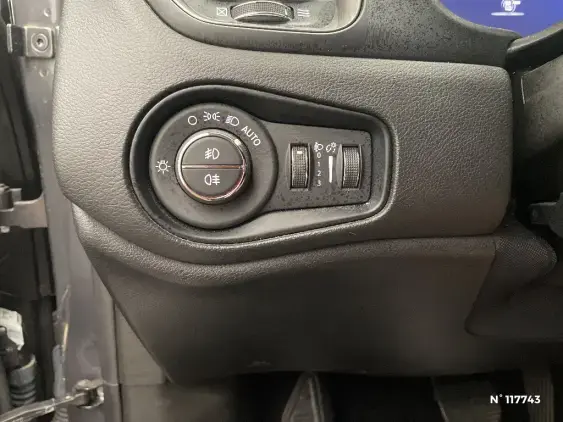 JEEP RENEGADE - voiture d'occasion - Photo 15