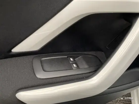 PEUGEOT 208 - voiture d'occasion - Photo 30