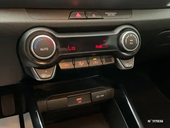 KIA STONIC - voiture d'occasion - Photo 32