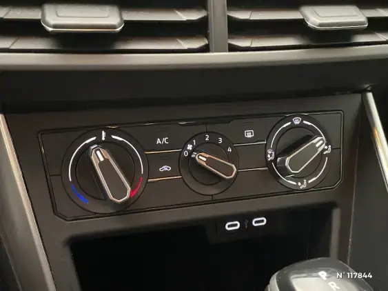 VOLKSWAGEN POLO VI - voiture d'occasion - Photo 33