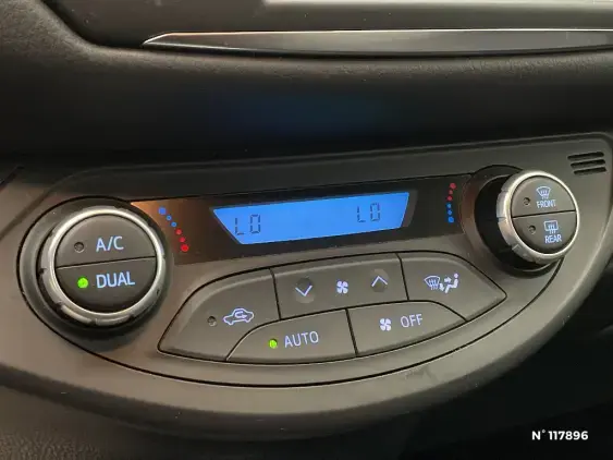 TOYOTA YARIS III - voiture d'occasion - Photo 33