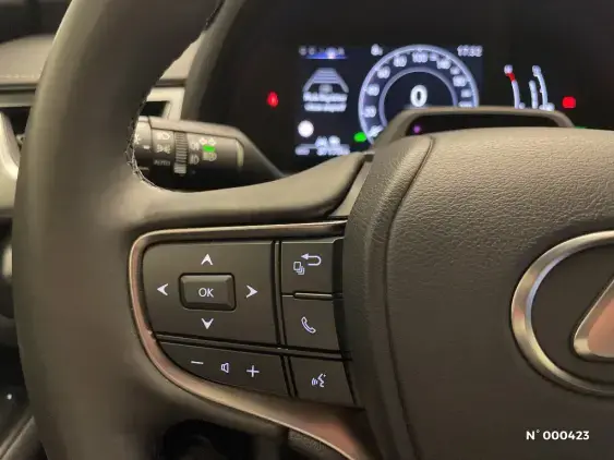 LEXUS UX - voiture d'occasion - Photo 25