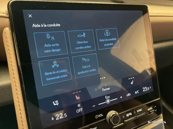 LEXUS LBX - voiture d'occasion - Photo 35