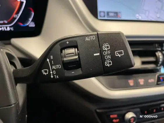 BMW SERIE 1 F40 - voiture d'occasion - Photo 27