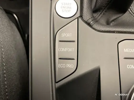 BMW SERIE 1 F40 - voiture d'occasion - Photo 30