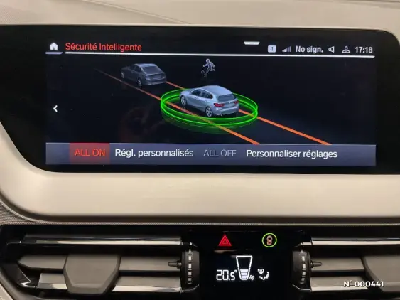 BMW SERIE 1 F40 - voiture d'occasion - Photo 37