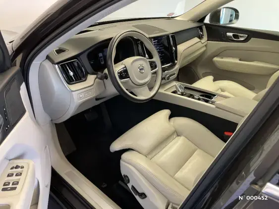 VOLVO XC60 II - voiture d'occasion - Photo 26