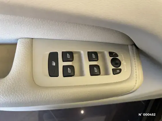 VOLVO XC60 II - voiture d'occasion - Photo 27