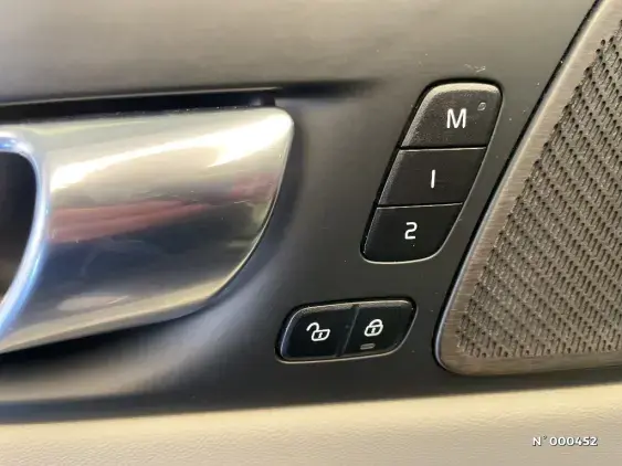 VOLVO XC60 II - voiture d'occasion - Photo 28