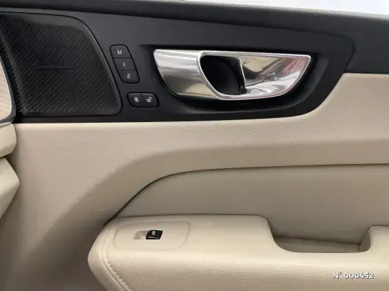 VOLVO XC60 II - voiture d'occasion - Photo 38