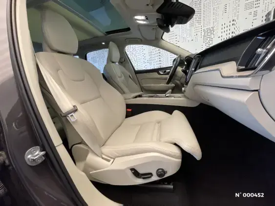 VOLVO XC60 II - voiture d'occasion - Photo 10