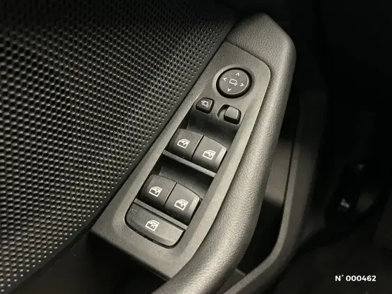 BMW SERIE 1 F40 - voiture d'occasion - Photo 15