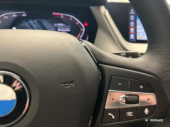 BMW SERIE 1 F40 - voiture d'occasion - Photo 26