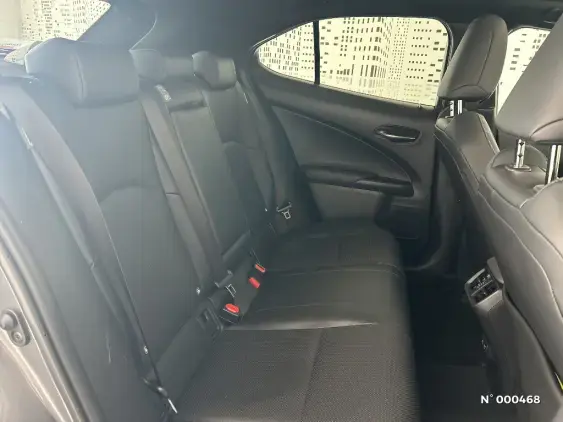 LEXUS UX - voiture d'occasion - Photo 11