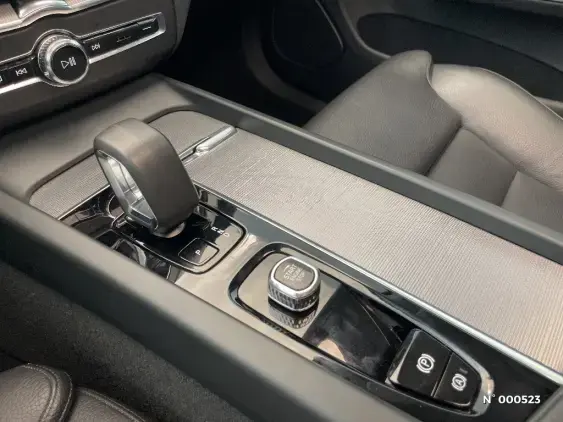 VOLVO XC60 II - voiture d'occasion - Photo 32