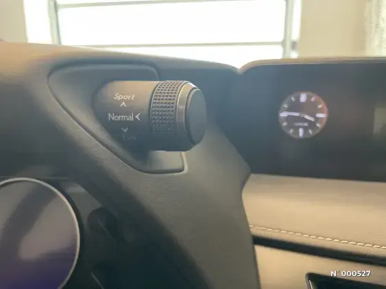 LEXUS UX - voiture d'occasion - Photo 31