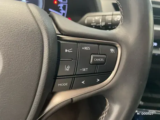 LEXUS UX - voiture d'occasion - Photo 35