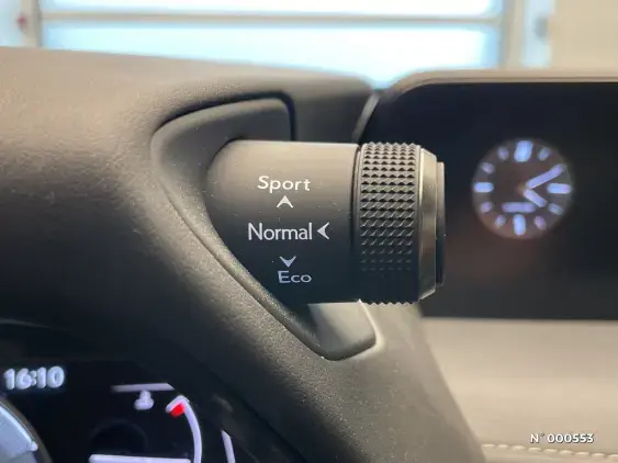 LEXUS UX - voiture d'occasion - Photo 33