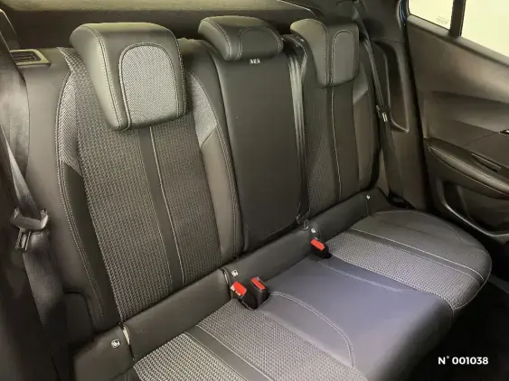 PEUGEOT 2008 II - voiture d'occasion - Photo 11