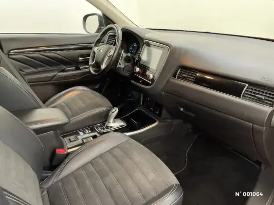 MITSUBISHI OUTLANDER III - voiture d'occasion - Photo 10