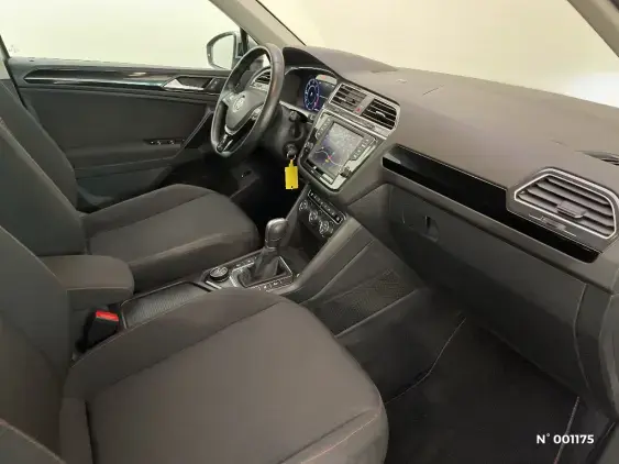 VOLKSWAGEN TIGUAN II - voiture d'occasion - Photo 10
