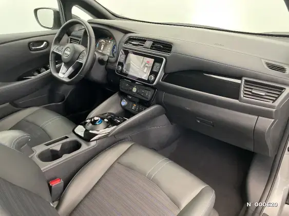 NISSAN LEAF II - voiture d'occasion - Photo 10