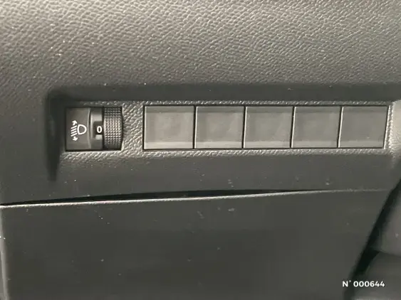 PEUGEOT 208 II - voiture d'occasion - Photo 15