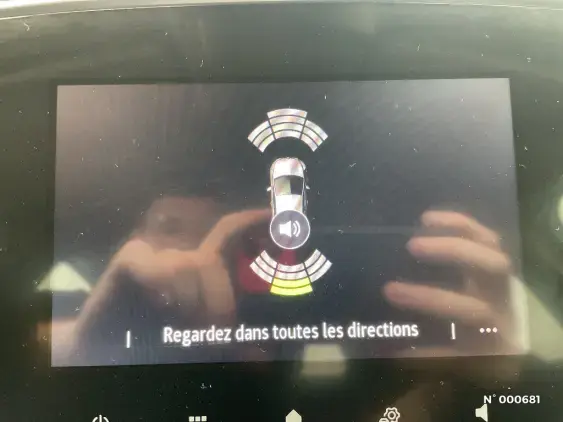 RENAULT MEGANE IV - voiture d'occasion - Photo 14