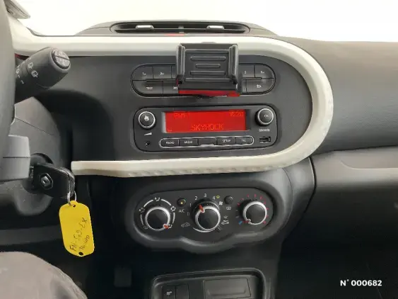 RENAULT TWINGO III - voiture d'occasion - Photo 13