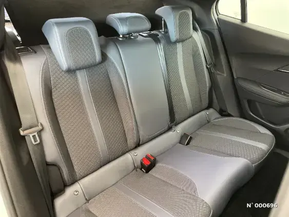 PEUGEOT 2008 II - voiture d'occasion - Photo 11