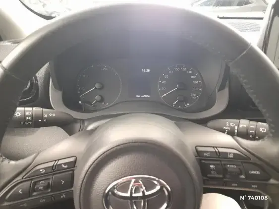 TOYOTA YARIS IV - voiture d'occasion - Photo 12