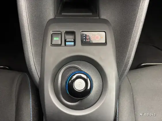 NISSAN LEAF II - voiture d'occasion - Photo 25