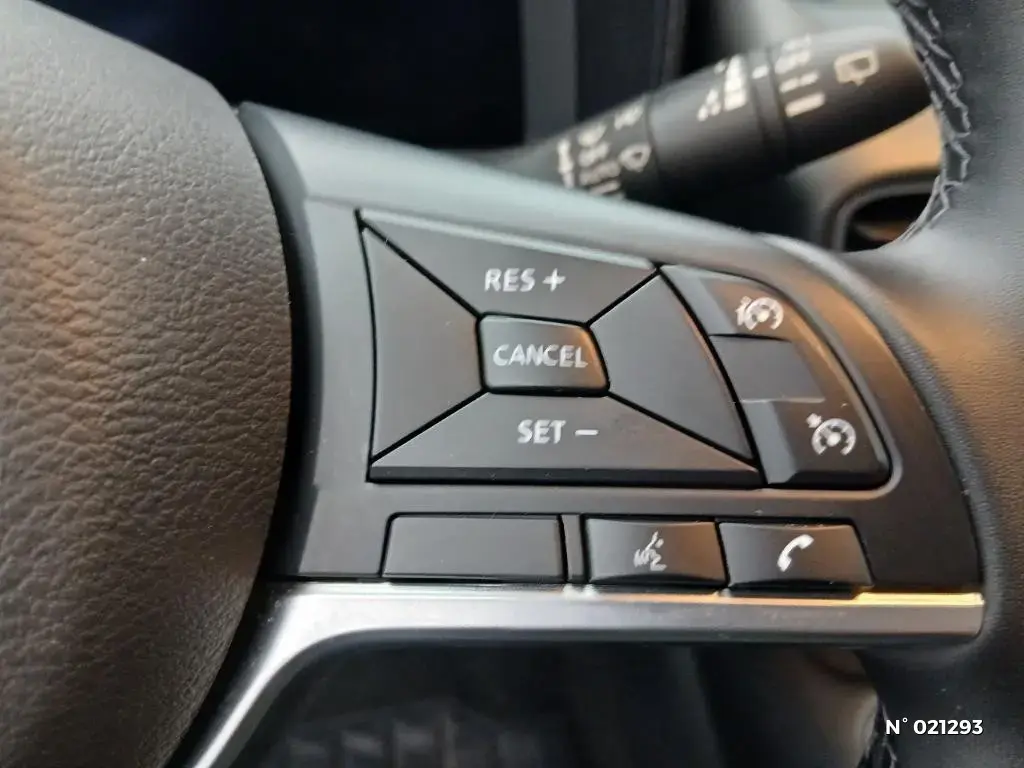 NISSAN JUKE II - Miniature 14