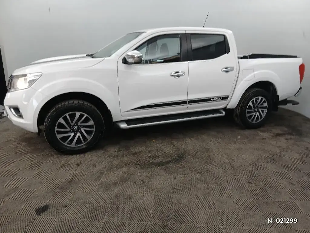 NISSAN NP300 NAVARA III - Miniature 4