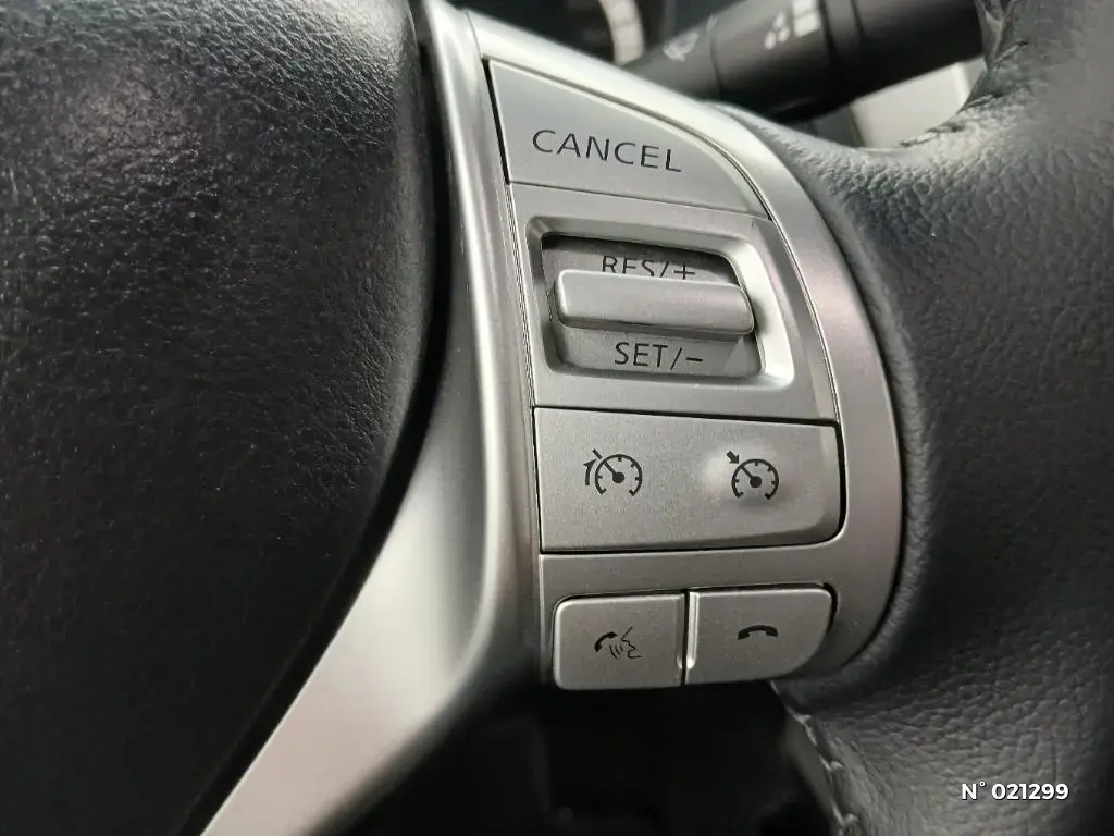 NISSAN NP300 NAVARA III - Miniature 13