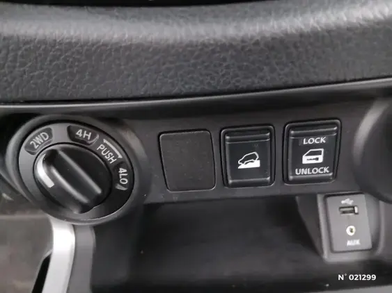 NISSAN NP300 NAVARA III - voiture d'occasion - Photo 31