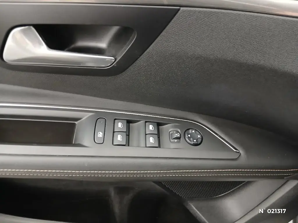 PEUGEOT 3008 II - Miniature 13