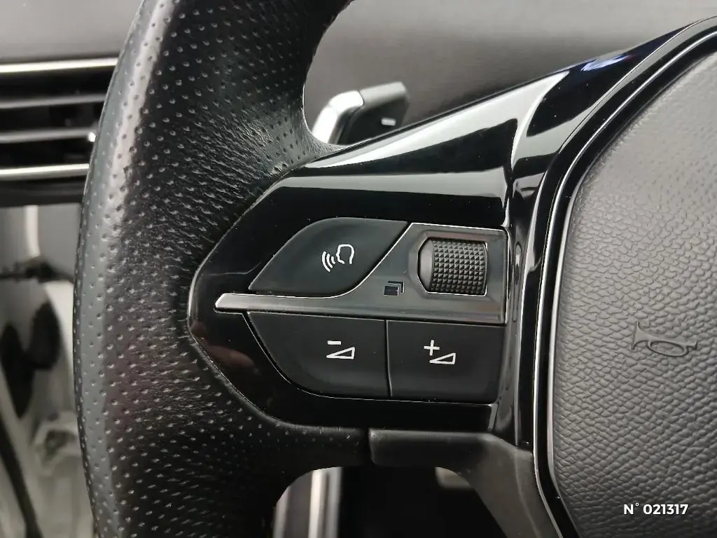 PEUGEOT 3008 II - Miniature 14