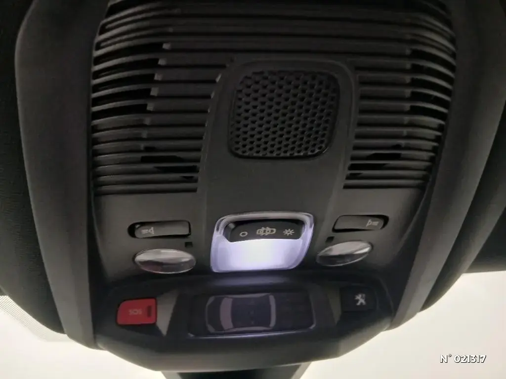PEUGEOT 3008 II - Miniature 26