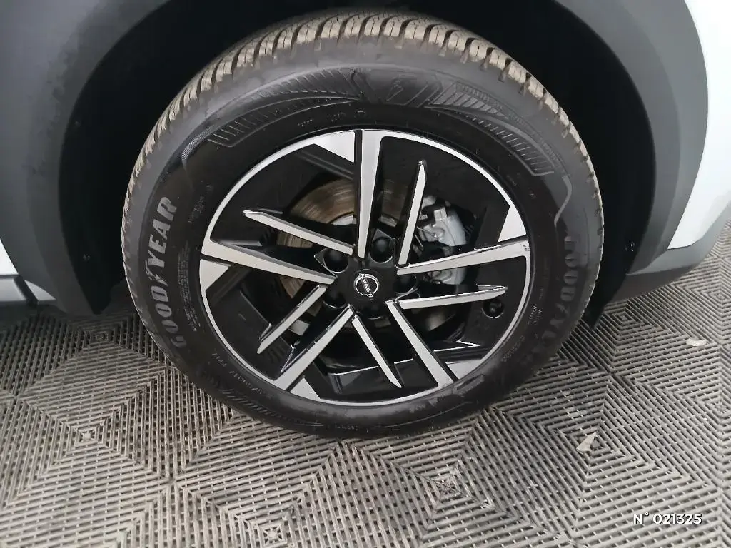 NISSAN JUKE II - Miniature 5